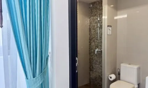 Превосходная вилла с 5 спальнями и с видом на бассейн в проекте Лагуна Парк, на пляже Бангтао/Лагуна