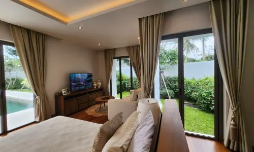 Шикарная вилла с 4 спальнями и с видом на бассейн в проекте Анчан Тропикана, на пляже Бангтао/Лагуна (+ Видео обзор)