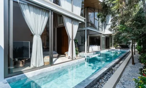 Сказочная вилла с 4 спальнями и с видом на бассейн в проекте Тринити Вилладж, на пляже Бангтао/Лагуна