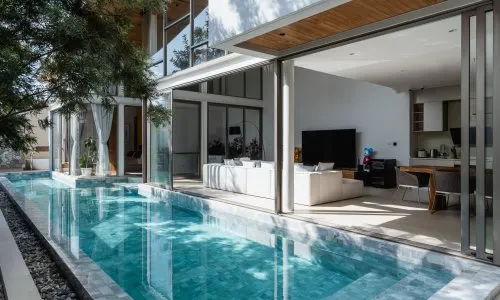 Сказочная вилла с 4 спальнями и с видом на бассейн в проекте Тринити Вилладж, на пляже Бангтао/Лагуна