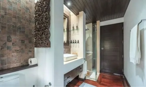 Прекрасная вилла с 3 спальнями и с видом на бассейн, не далеко от моря в проекте Чом Таван, на пляже Бангтао/Лагуна