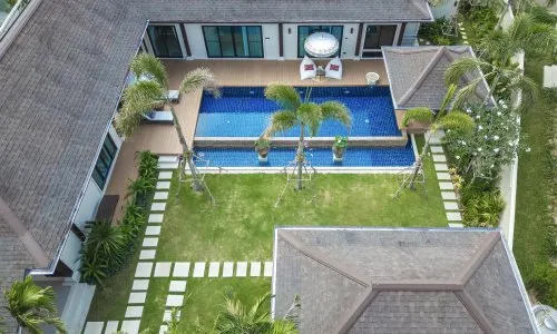 Прекрасная вилла с 4 спальнями и с видом на бассейн в проекте Ту Виллас Холидей Ориентал Стайл Лайян, на пляже Бангтао/Лагуна