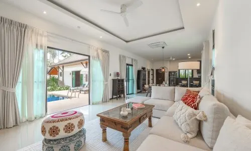 Прекрасная вилла с 4 спальнями и с видом на бассейн в проекте Ту Виллас Холидей Ориентал Стайл Лайян, на пляже Бангтао/Лагуна