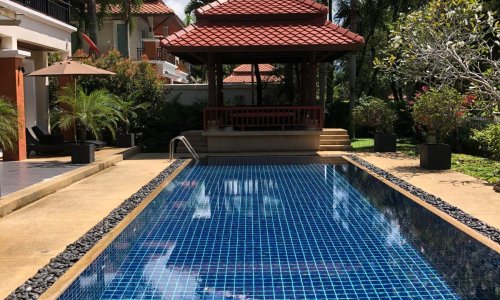 Cтильная вилла с 4 спальнями и с видом на бассейн в проекте Лагуна Линкс, на пляже Бангтао/Лагуна