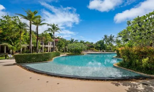 Шикарный таунхаус с 2 спальнями и с видом на бассейн в проекте Ангсана Виллас Резорт, на пляже Бангтао/Лагуна