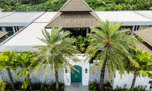 Великолепная вилла с 3 спальнями и с видом на бассейн в проекте Голд Чариот, на пляже Бангтао/Лагуна