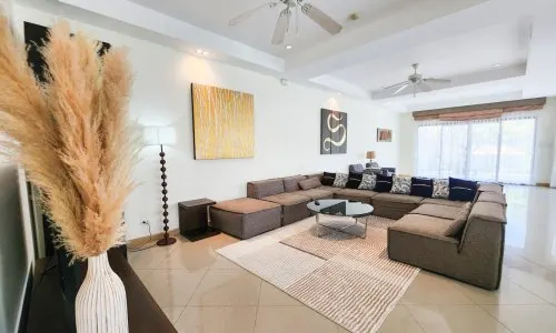 Потрясающая вилла с 4 спальнями и с видом на бассейн в проекте Ангсана Виллас Резорт, на пляже Бангтао/Лагуна