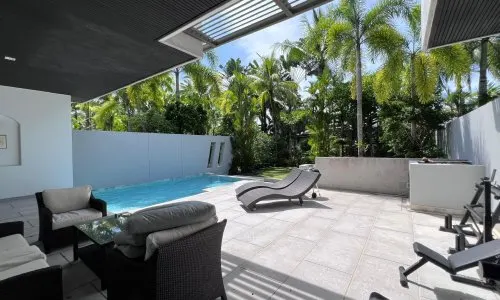 Сногсшибательные апартаменты с 3 спальнями и с видом на бассейн в проекте Мандала Кондоминиум, на пляже Бангтао/Лагуна (+ Видео обзор)