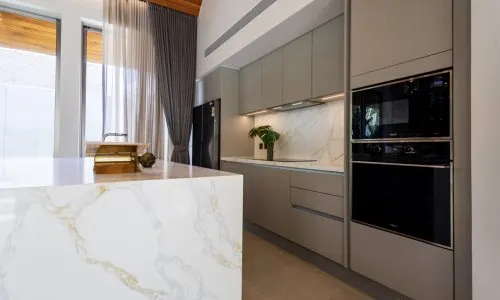 Сногсшибательная вилла с 3 спальнями и с видом на бассейн в проекте Павара, на пляже Лаян 