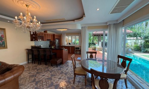 Удобная вилла с 4 спальнями и с видом на бассейн в проекте Ангсана Виллас Резорт, на пляже Бангтао/Лагуна