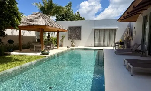 Удобная вилла с 4 спальнями и с видом на бассейн в проекте Анчан Тропикана, на пляже Бангтао/Лагуна (+ Видео обзор)