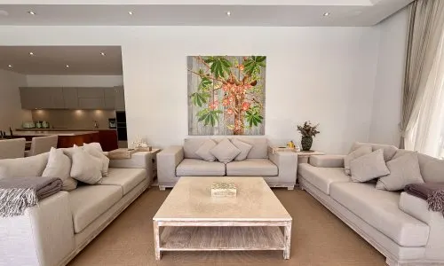 Удобная вилла с 4 спальнями и с видом на бассейн в проекте Анчан Тропикана, на пляже Бангтао/Лагуна (+ Видео обзор)