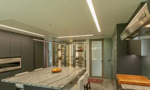 Комфортабельная вилла с 4 спальнями и с видом на бассейн в проекте Лаян Хиллс Естейт, на пляже Бангтао/Лагуна