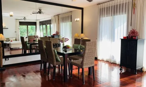 Великолепные апартаменты с 3 спальнями и с видом на сад, не далеко от моря в проекте Чом Таван, на пляже Бангтао/Лагуна