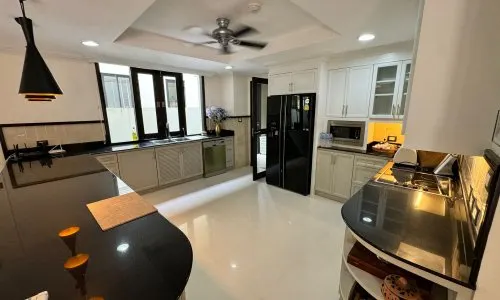 Удобная вилла с 4 спальнями и с видом на море в проекте Маантаван, на пляже Бангтао/Лагуна