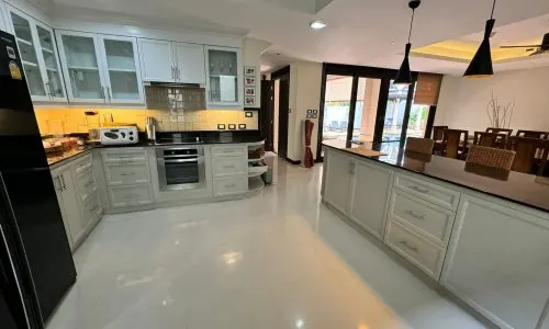 Удобная вилла с 4 спальнями и с видом на море в проекте Маантаван, на пляже Бангтао/Лагуна