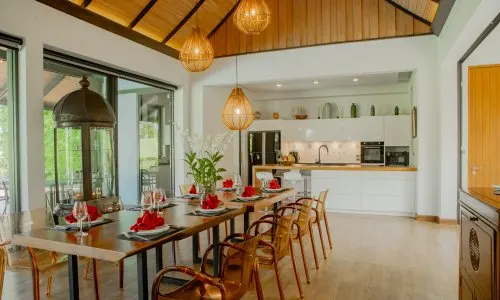 Комфортабельная вилла с 4 спальнями и с видом на озеро в проекте Лагуна Хомс, на пляже Бангтао/Лагуна (+ Видео обзор)