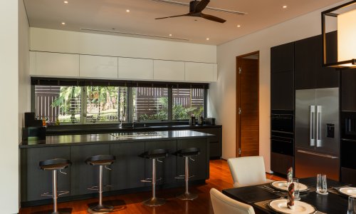 Прекрасная вилла с 6 спальнями и с видом на море в проекте Катаманда, на пляже Ката