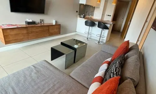 Восхитительные апартаменты с 1 спальней и с видом на город в проекте Оушен Стоун, на пляже Бангтао/Лагуна