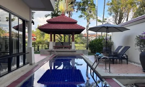 Великолепная вилла с 4 спальнями и с видом на бассейн в проекте Ангсана Виллас Резорт, на пляже Бангтао/Лагуна