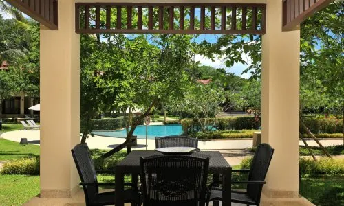 Сногсшибательный таунхаус с 2 спальнями и с видом на бассейн в проекте Ангсана Виллас Резорт, на пляже Бангтао/Лагуна