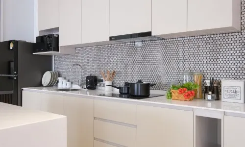 Комфортабельные апартаменты с 3 спальнями и с видом на бассейн, на пляже Найянг