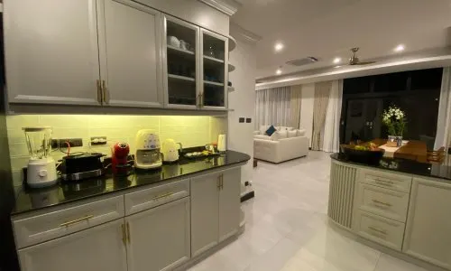 Великолепные апартаменты с 3 спальнями и с видом на сад, не далеко от моря в проекте Маантаван, на пляже Бангтао/Лагуна