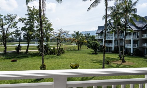 Удобные апартаменты с 1 спальней и с видом на гольф-поле в проекте Алламанда 2 и 3, на пляже Бангтао/Лагуна