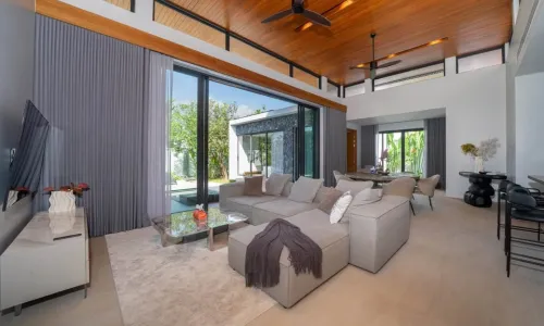 Прекрасная вилла с 3 спальнями и с видом на бассейн в проекте Ботаника Модерн Лофт, на пляже Бангтао/Лагуна