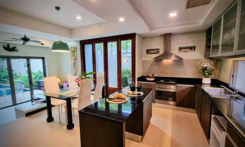 Превосходная вилла с 3 спальнями и с видом на бассейн в проекте Баан Вана, на пляже Бангтао/Лагуна