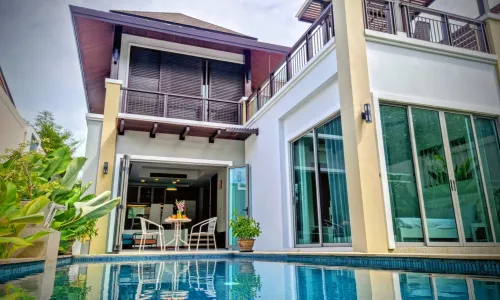 Превосходная вилла с 3 спальнями и с видом на бассейн в проекте Баан Вана, на пляже Бангтао/Лагуна