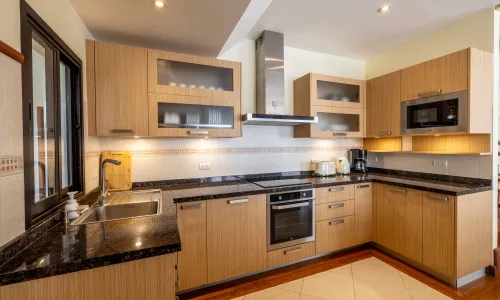 Комфортабельная вилла с 4 спальнями и с видом на бассейн в проекте Ангсана Виллас Резорт, на пляже Бангтао/Лагуна