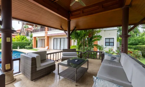 Комфортабельная вилла с 4 спальнями и с видом на бассейн в проекте Ангсана Виллас Резорт, на пляже Бангтао/Лагуна