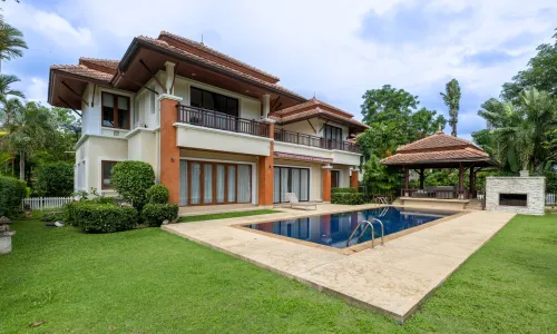 Комфортабельная вилла с 4 спальнями и с видом на бассейн в проекте Ангсана Виллас Резорт, на пляже Бангтао/Лагуна