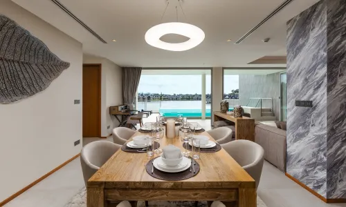 Роскошные апартаменты с 2 спальнями и с видом на озеро, не далеко от моря в проекте Ангсана Бичфронт, на пляже Бангтао/Лагуна