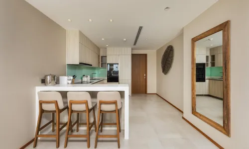 Роскошные апартаменты с 2 спальнями и с видом на озеро, не далеко от моря в проекте Ангсана Бичфронт, на пляже Бангтао/Лагуна