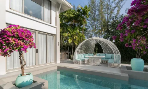 Сногсшибательная вилла с 4 спальнями и с видом на бассейн, не далеко от моря в проекте Чом Таван, на пляже Бангтао/Лагуна