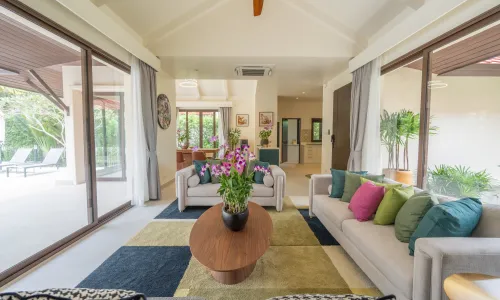 Прекрасная вилла с 3 спальнями и с видом на гольф-поле в проекте Лагуна Хомс, на пляже Бангтао/Лагуна (+ Видео обзор)