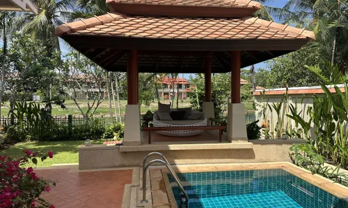 Модная вилла с 4 спальнями и с видом на бассейн в проекте Ангсана Виллас Резорт, на пляже Бангтао/Лагуна