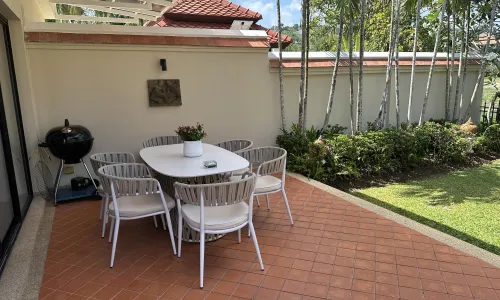 Модная вилла с 4 спальнями и с видом на бассейн в проекте Ангсана Виллас Резорт, на пляже Бангтао/Лагуна