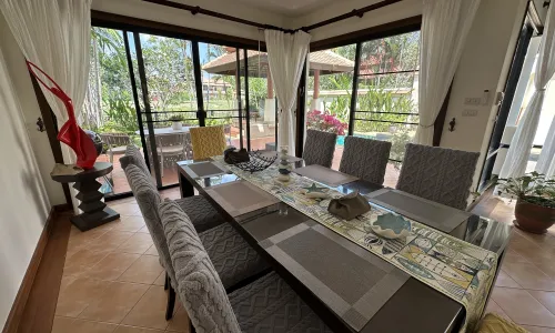 Модная вилла с 4 спальнями и с видом на бассейн в проекте Ангсана Виллас Резорт, на пляже Бангтао/Лагуна