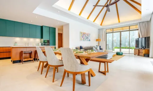 Великолепная вилла с 4 спальнями и с видом на бассейн в проекте Анчан Тропикана, на пляже Бангтао/Лагуна