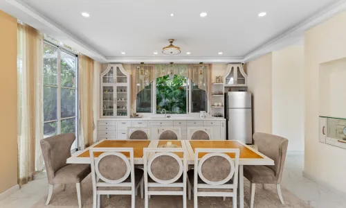 Шикарная вилла с 6 спальнями и с видом на бассейн в проекте Равай Гранд Хаус, на пляже Равай