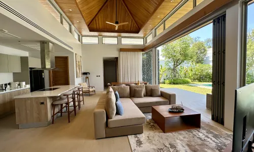 Комфортабельная вилла с 4 спальнями и с видом на бассейн в проекте Ботаника Фореста, на пляже Бангтао/Лагуна