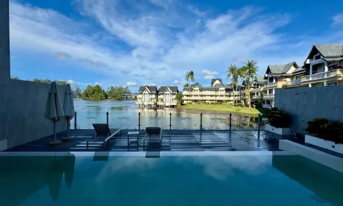 Апартаменты с 2 спальнями и с видом на озеро, недалеко от моря в проекте Ангсана Бичфронт, район Бангтао/Лагуна