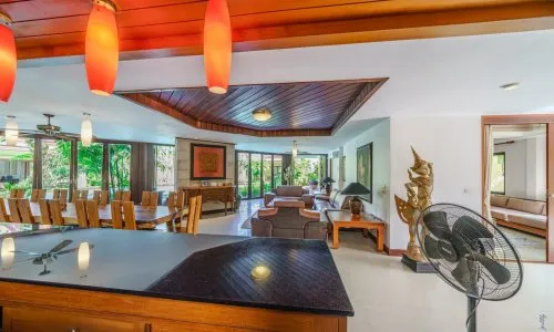 Large 8-Bedroom Villa, with pool view, on Bangtao/Laguna beach