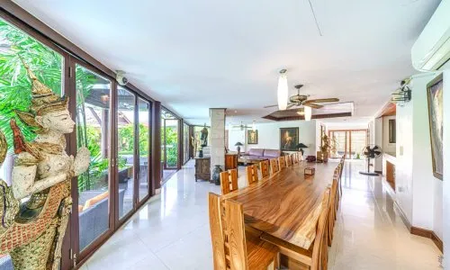 Large 8-Bedroom Villa, with pool view, on Bangtao/Laguna beach