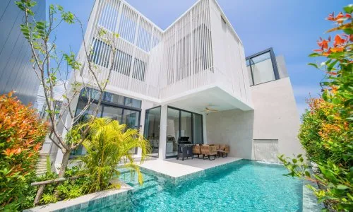 4-Bedroom Villa, with golf course, on Chalong beach