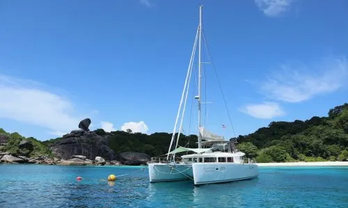 Lagoon 450 Sailing Catamaran — 1