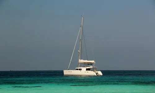 Lagoon 450 Sailing Catamaran — 2